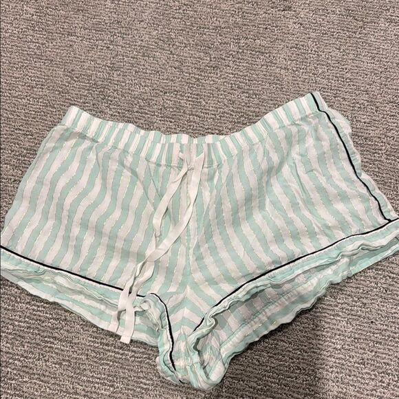 Victoria’s Secret Striped Green and White Shorts size xl - Picture 1 of 3